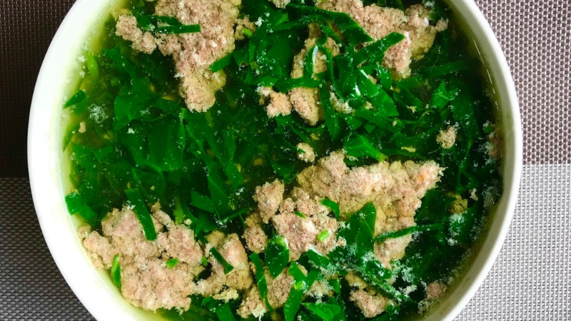 Crab & Malabar spinach soup